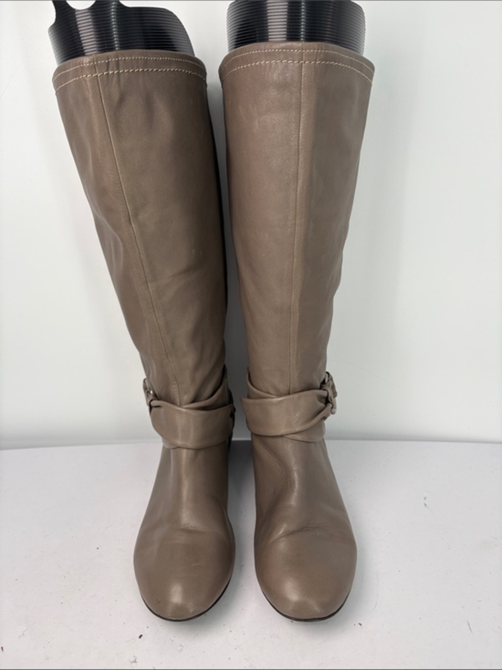 🥯 b. makowskytall Leather Boots in Taupe and Brown